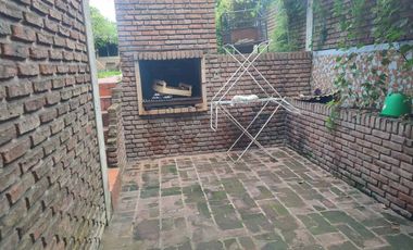 VENTA CASA 5 AMB EN QUILMES CON QUINCHO