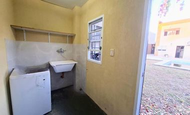 VENTA CASA 4 AMB CON PATIO Y PILETA, DON BOSCO