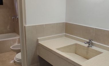 ALQUILER ANUAL | CASA NUEVA c/Galeria, Cochera y Jardin | Garin Norte