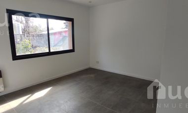 ALQUILER ANUAL | CASA NUEVA c/Galeria, Cochera y Jardin | Garin Norte