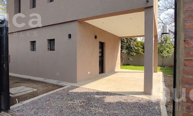 ALQUILER ANUAL | CASA NUEVA c/Galeria, Cochera y Jardin | Garin Norte