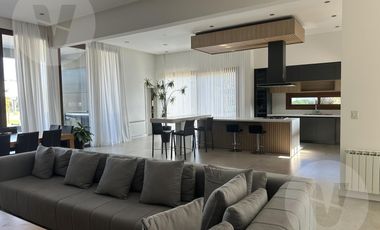 Casa en venta - Barrio La Horqueta  de Echeverría, Canning