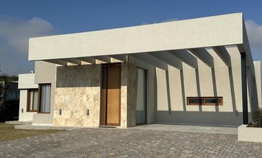 Casa en venta - Barrio La Horqueta  de Echeverría, Canning