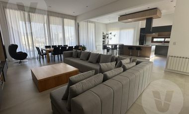 Casa en venta - Barrio La Horqueta  de Echeverría, Canning