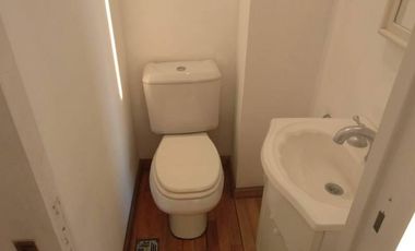 Semi-piso de 3 ambientes en alquiler con balcón