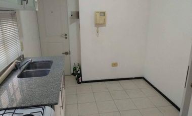 Semi-piso de 3 ambientes en alquiler con balcón