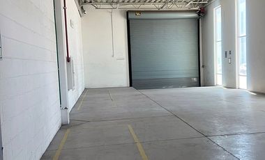 Nave Industrial en renta con 680m² de almacen y 1520m² de oficinas en Tepozotlan