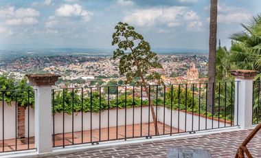 Casa en venta en callejón histórico de San Miguel – Alberca y Terrazas