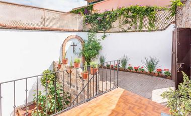 Casa en venta en callejón histórico de San Miguel – Alberca y Terrazas