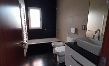 Casa en Puerto Roldán