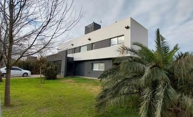 Casa en Puerto Roldán