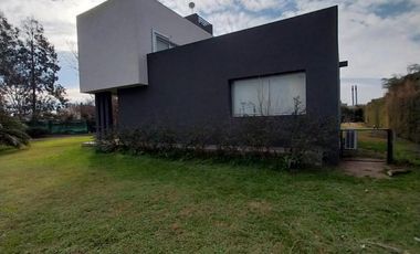 Casa en Puerto Roldán