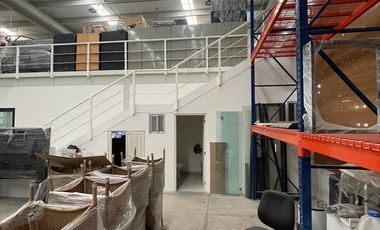 DOS BODEGA JUNTAS C/ OFICINAS EN TERRA BUSINESS PARK