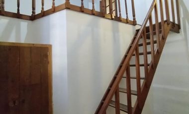 Casa en  alquiler en la esquina de Andrade y Maipu