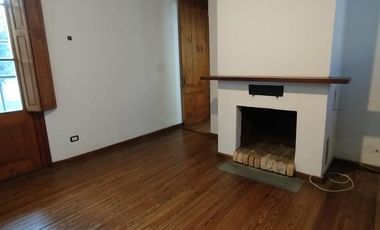 Casa en  alquiler en la esquina de Andrade y Maipu