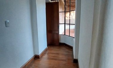 Casa en  alquiler en la esquina de Andrade y Maipu