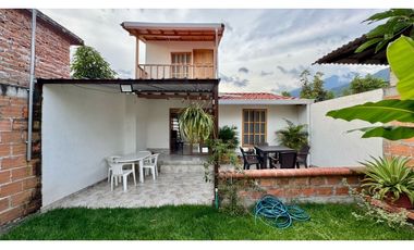 Casa campestre amoblada en venta - Tablones Palmira Valle Colombia
