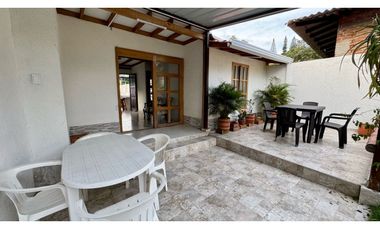 Casa campestre amoblada en venta - Tablones Palmira Valle Colombia