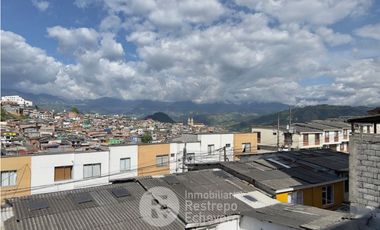 Casa comercial en arriendo, barrio El Bosque, Manizales