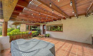CASA EN VENTA Y RENTA EN EL CENTRO DE AVANDARO, VALLE DE BRAVO