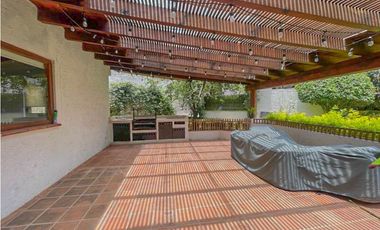 CASA EN VENTA Y RENTA EN EL CENTRO DE AVANDARO, VALLE DE BRAVO
