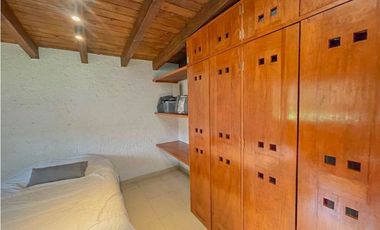 CASA EN VENTA Y RENTA EN EL CENTRO DE AVANDARO, VALLE DE BRAVO