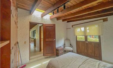 CASA EN VENTA Y RENTA EN EL CENTRO DE AVANDARO, VALLE DE BRAVO