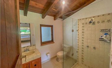 CASA EN VENTA Y RENTA EN EL CENTRO DE AVANDARO, VALLE DE BRAVO