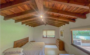 CASA EN VENTA Y RENTA EN EL CENTRO DE AVANDARO, VALLE DE BRAVO