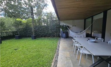 Venta de apartamento con jardín y terraza en San Lucas