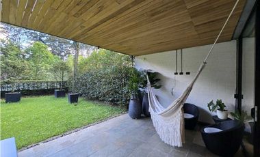 Venta de apartamento con jardín y terraza en San Lucas