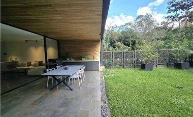 Venta de apartamento con jardín y terraza en San Lucas