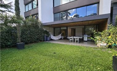 Venta de apartamento con jardín y terraza en San Lucas