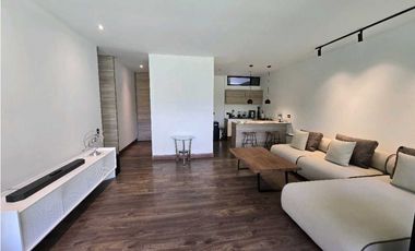 Venta de apartamento con jardín y terraza en San Lucas