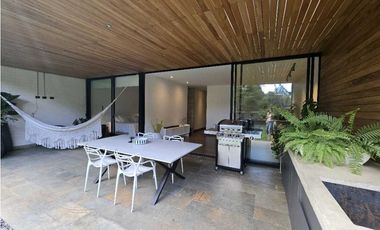 Venta de apartamento con jardín y terraza en San Lucas