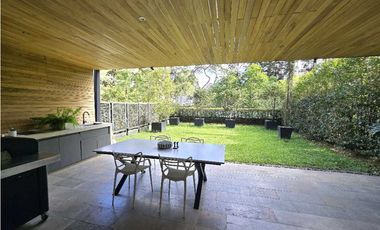 Venta de apartamento con jardín y terraza en San Lucas