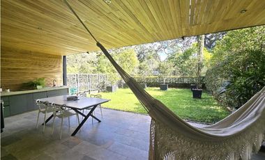 Venta de apartamento con jardín y terraza en San Lucas