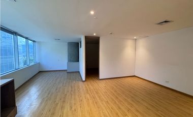 Oficina en venta en el poblado