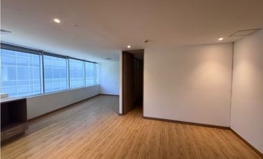 Oficina en venta en el poblado