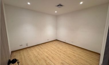 Oficina en venta en el poblado