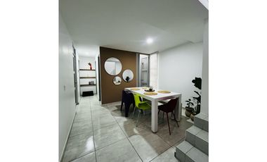 Venta de casa en Condina Pereira con doble altura y dos patios