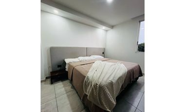 Venta de casa en Condina Pereira con doble altura y dos patios