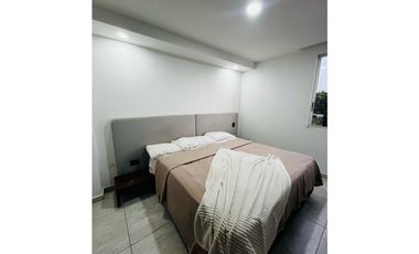 Venta de casa en Condina Pereira con doble altura y dos patios