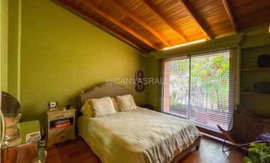 VENTA DE CASA CAMPESTRE EN UNIDAD CERRADA ENVIGADO