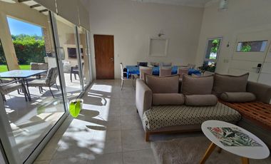 VENTA CASA LOS OLIVOS CENTENARIO