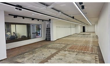 ARRIENDO LOCAL COMERCIAL EN CHICO 95 CON 13 149M2 $10.5MILL + ADM