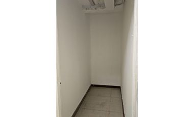 ARRIENDO LOCAL COMERCIAL EN CHICO 95 CON 13 149M2 $10.5MILL + ADM