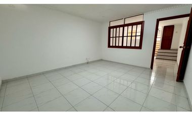 Casa de niveles en venta - Barrio Las Flores Palmira Valle Colombia