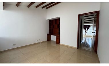 Casa de niveles en venta - Barrio Las Flores Palmira Valle Colombia