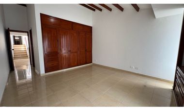 Casa de niveles en venta - Barrio Las Flores Palmira Valle Colombia